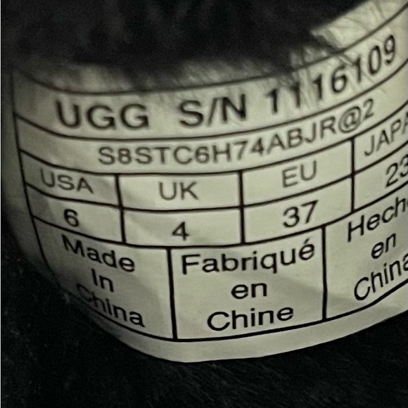 UGG Classic Ultra Mini Boot - Picture 7 of 8